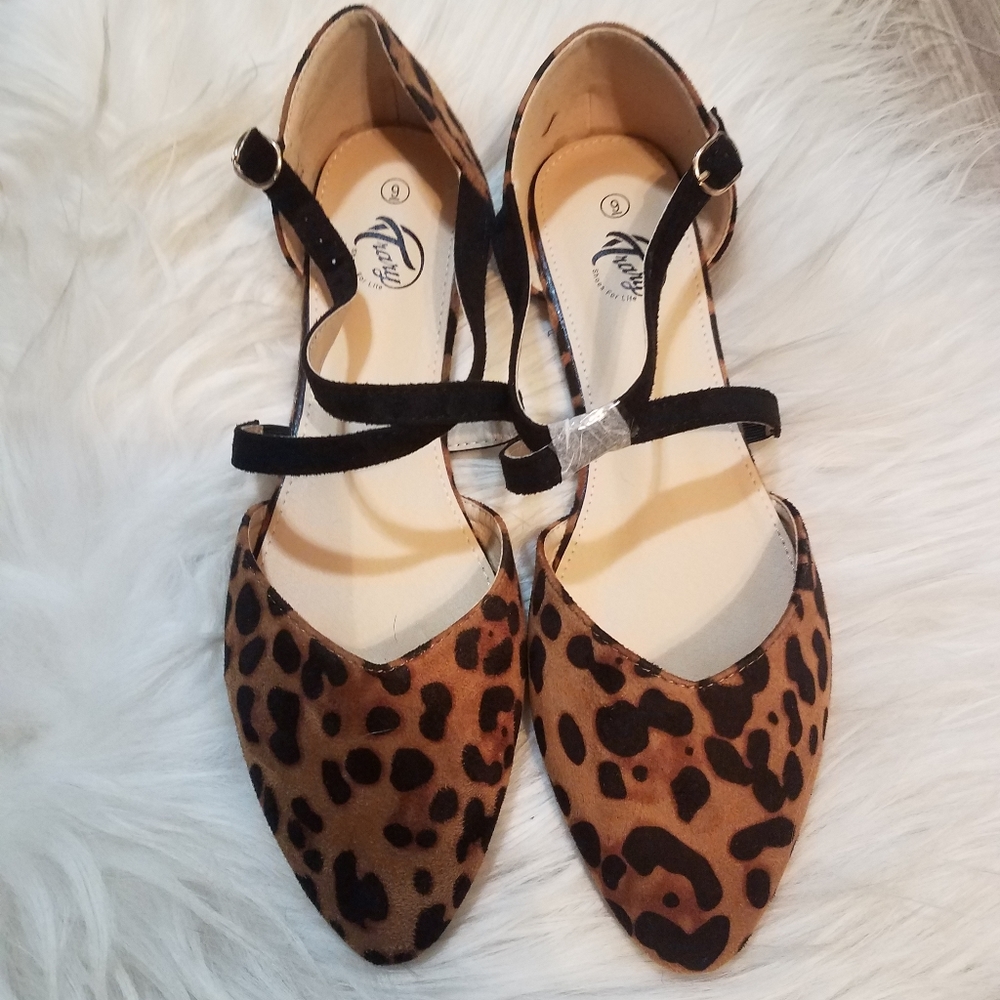 NIB Cheetah flats